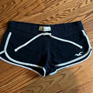 EUC Hollister Medium Draw String Hot Pants Navy Shorts